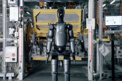 Humanoid robots — Tesla, Figure, 1X enter real deployment